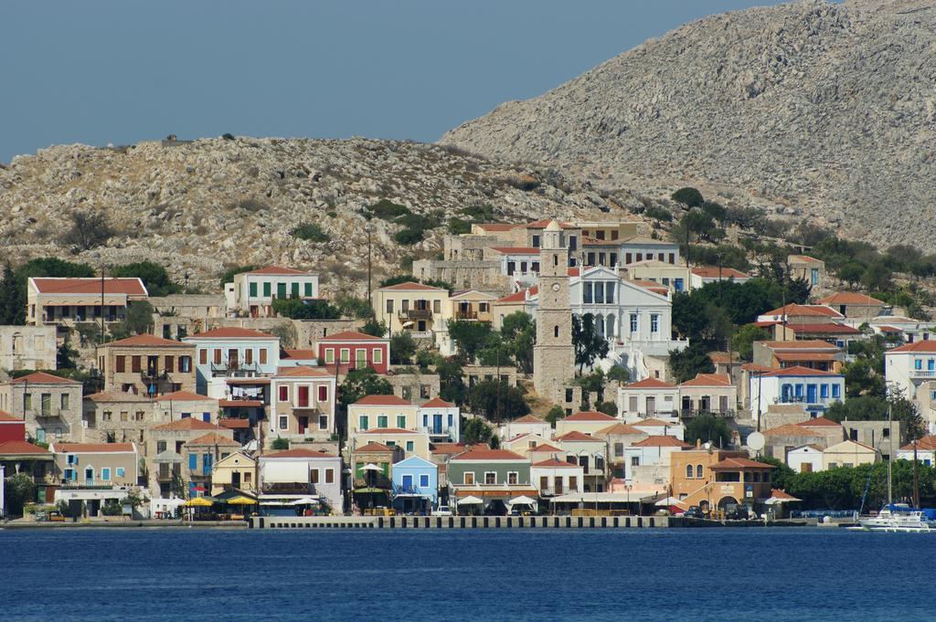 Villa Amalia Chalki Town Екстериор снимка