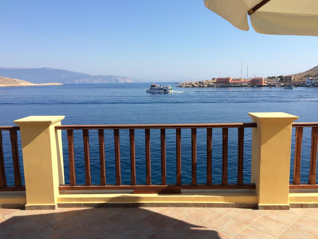 Villa Amalia Chalki Town Екстериор снимка