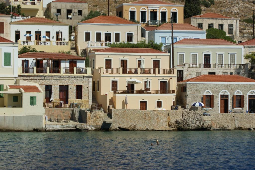 Villa Amalia Chalki Town Екстериор снимка